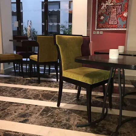 L'inattendu باريس